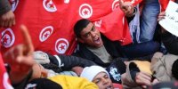 چگونه امید دموکراسی در جهان عرب رنگ باخت / تونس: جرقه ناکام بهار عربی / بهار دروغین: پایان امیدهای انقلابی تونس؟
