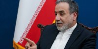 عراقچی: پنجره کوچکی باز شده‌است / تمایل بی‌سابقه دوستان مشترک ایران و آمریکا برای تسهیل گفتگو / خویشتن‌داری را نه دائمی و نه از روی ضعف تلقی نکنید