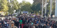 اولین تصاویر از حضور هنرمندان و مسئولین در مراسم تشییع استاد فرشچیان | ویدئو