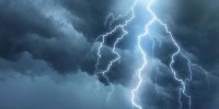 ببینید؛ لحظه هولناک برخورد صاعقه به برج خلیفه در دبی + ویدئو