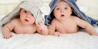 گفت‌وگوی ۲ نوزاد دوقلو باهم همه را شگفت‌زده کرد