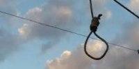ماجرای پاره شدن طناب دار و نجات نفسگیر قاتل جوان + ویدئو |  ردپای قهرمان المپیک در نجات یک اعدامی!