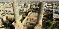 تصویری از مناره‌های نظامیه ابرکوه، یادگاری از دوره ایلخانیان