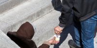 گدای مشهدی دستگیر شد/ ۶۹میلیون تومان پول در جیبش داشت!