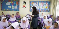 انتقاد به لباس فرم مدرسه: طراحی لباس یکسان برای از هفت تا ۱۷ ساله!/ غلبه نگاه «دوام‌محور» به لباس دانش‌آموزان