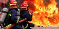 آتش‌سوزی یک ساختمان چهار طبقه مسکونی در خیابان ولیعصر/ آمار مصدومان