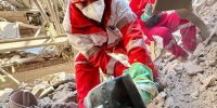 روایت یک امدادگر از نجات جان مصدومان و خروج پیکرهای متلاشی شده از زیر آوار/ ماجرای غم‌انگیز بیرون کشیدن پیکر بی‌جان نوزاد ۲ ماهه