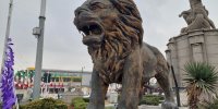 تندیس فردوسی چطور از ریزش ساختمان های اطراف در امان می ماند؟ | منابع مالی برای حفاظت از مجسمه‌ های شهری کافی نیست