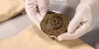 آثار باستانی ۱۵۰۰ ساله سر از مغازۀ دست‌دوم‌فروشی درآورد | عکس
