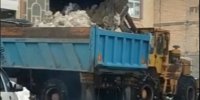 حرکت جالب شهرداری این شهر؛ انتقال برف های معابر به دریاچه + فیلم