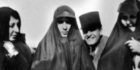 عکس جالب از یک مدرسه دخترانه تهران در سال ۱۳۱۰ | پوشش دختران را ببینید