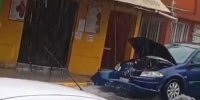ببینید | گرفتار شدن خودرو ها بر اثر سیلاب در شرق مکزیک