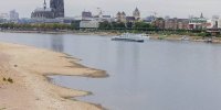 ببینید | بحران کشتیرانی در راین آلمان به دلیل کاهش شدید سطح آب