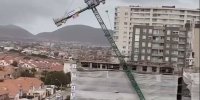 ببینید | لحظه هولناک سقوط جرثقیل غول‌پیکر در شیلی