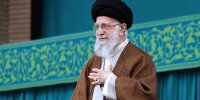 عکس | قابی متفاوت از رهبر شهید انقلاب با لباس نظامی