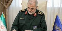 تصویری قدیمی از شهید سردار پاکپور زمانی که فرمانده نیروی زمینی بود