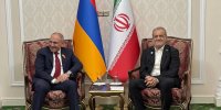پزشکیان در دیدار با  پاشینیان: ایران و ارمنستان به‌عنوان دو کشور همسایه باید بتوانند در حوزه‌های مختلف با یکدیگر تعامل و همکاری داشته باشند