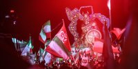 رونمایی از المان هنری «وطن» در وکیل آباد مشهد