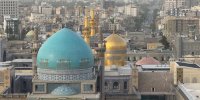 رو به گنبد و ایوان طلای حضرت رضا(ع) در روز جمعه