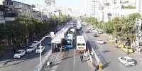 عملیات جمع آوری نرده های مسیر خط یک BRT در خیابان امام رضا(ع) مشهد