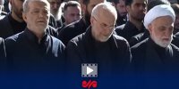 سران قوا در صف اول اقامه نماز بر پیکر مطهر رهبر شهید انقلاب و خانواده