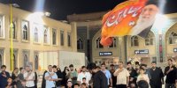 عزاداری زائران حرم رضوی در آستانه تشییع رهبر شهید ایران 