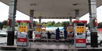 «قرار استه بنزین را گرون کنید؟»/ تصمیمات تازه برای کارت سوخت با واکنش مردم روبه‌رو شد