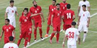 مهم‌ترین مشکل تیم‌ملی سن بازیکنان است/ بازی درون تیمی به درد تیم نمی‌خورد!