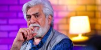 خطاب حسین پاکدل به خیزش و براندازان با کت و کراوات/مخاطبم مردگانی هستند که راه می‌روند و بیهودگی حمل می‌کنند