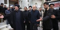 عکسی متفاوت از مسعود پزشکیان در کنار سید یاسر خمینی/ زهرا پزشکیان همنشین دختر امام (ره) شد/ علی یونسی و مهدی هاشمی هم بودند+ تصاویر