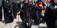 تصاویری از حضور پررنگ زنان در مراسم وداع با رهبر انقلاب