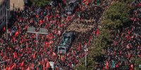 پوشش متفاوت برخی زنان در مراسم تشییع پیکر رهبر شهید انقلاب