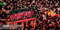 چه کسی بر پیکر رهبر شهید انقلاب در حرم رضوی نماز می خواند؟