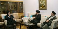 تصاویری از حضور سید حسن خمینی در منزل برادر رهبر شهید انقلاب