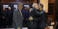 عباس آخوندی در آغوش ظریف/ تصاویری از وزرای پزشکیان و روحانی در یک مراسم/ ناطق نوری و محمدعلی نجفی هم آمدند