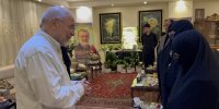 فریده مطهری، همسر علی لاریجانی: شهید لاریجانی مرگ تاجرانه‌ای داشت/ دختر آقامرتضی امسال به مدرسه رفت و روز اول گفت دیدم پدرم با من «بای بای» کرد
