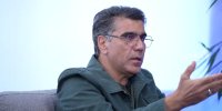 معزی: مگر نویسنده را ۲۰ ضربه شلاق می‌زنند؟ ما با عباس معروفی چه کردیم؟ معنای درخواست معروفی برای برگشت به ایران چه بود؟ + فیلم