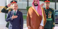 تماس نخست‌وزیر پاکستان با ولیعهد سعودی / شهباز شریف: از خویشتن‌داری شما متشکریم!
