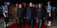 کودکان میناب هیات مذاکره کننده را همراهی کردند / عکس