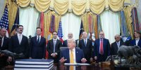 ترامپ: ما کنترل کامل تنگه را در اختیار داریم