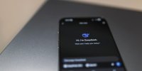 چت‌بات چینی با آپدیت جدید هم عقب ماند |فاصله زیاد دیپ‌سیک با ChatGPT و Gemini