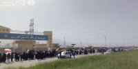 زنجیره انسانی مقابل نیروگاه سیکل ترکیبی کازرون | ببینید