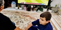 تصویرسازی گل ایران به مصر توسط پدر برای پسر روشندلش