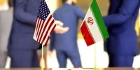 سفیر آمریکا به احترام سرود ایران ایستاد + فیلم