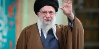انتشار برای اولین بار؛ تصاویری از سخنرانی رهبر شهید در حرم امام رضا(ع)