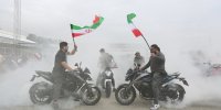 جانفدا و در رکاب وطن | مانور آفرودسوارها، اتومبیلرانان و موتورسوارها در پیست آزادی برای حمایت از ایران برگزار شد
