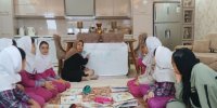 کلاس درس خانگی | روایت آموزگار ماکویی که با تبدل خانه‌اش به کلاس درس، آموزش حضوری را متوقف نکرد