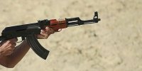 یک کشته و ۸ مجروح در تیراندازی با کلاشینکف | ۱۲ نفر دستگیر شدند