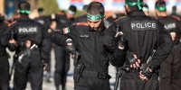 لحظه خلع سلاح گروگانیگر خیابان ولیعصر توسط پلیس نوپو + فیلم |‌ فردی یک زن را به گروگان گرفته بود
