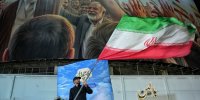 لانچری وسط چهارراه ولیعصر! | معجزه‌ای در مقابل بمب‌های هسته‌ای...